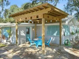 Beautiful Beach House 2 Minute Walk to Sandy Beaches Quiet Area