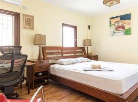 Foto di Hotel: Cosy room near IDC & Center- Herzliya Homestay