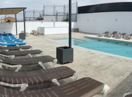 होटल की एक तस्वीर: A 15 minutos Granada piscina jacuzzi barbacoa