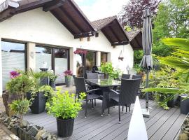 Hotel Photo: Regal Apartment in Pracht with Garden and Grill