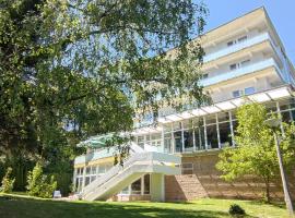 Hotel Fit Hévíz, ξενοδοχείο σε Hévíz