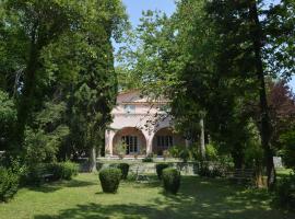 מלון צילום: The Villa Averoff