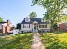 Gambaran Hotel: Quaint Forest Heights Escape about 9 Mi to Downtown DC