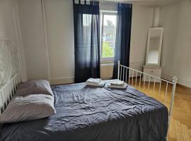 Hotel kuvat: Apartment In Capital, Sleep Four