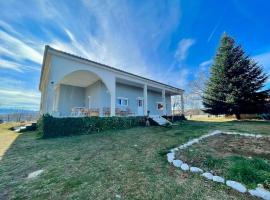 Hotel Foto: Peaceful cottage with incredible panoramic view