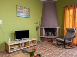 Hotel Foto: Mary's Paradise Apartment with panoramic sea view to Kakia Thalassa and Daskalio