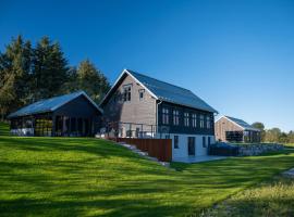 Godo Lodge, hotel in Godøy