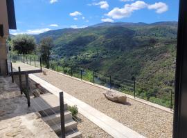 INFINITY HOUSES, hotel in Ponte da Barca
