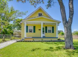 Hotel fotoğraf: Charming Newport News Cottage Less Than 1 Mi to Ocean!