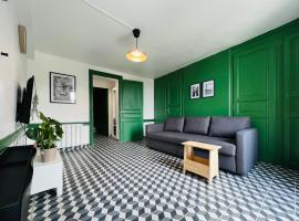 Zdjęcie hotelu: DnN - Retro 1BR, center Thiers - Netflix, wifi, parking - near Vichy, Clermont, Lyon - 4 peoples