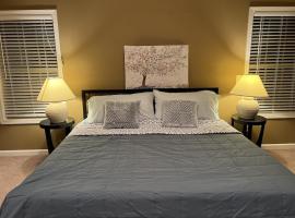 Five Stars Luxury Home, Hotel in Clarksville