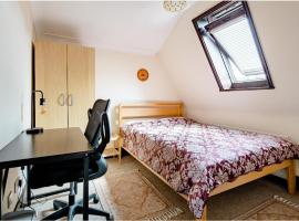 A picture of the hotel: Double room 2 mins from station