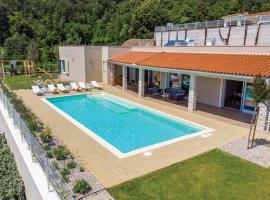 Hotel Photo: Villa in Veprinac with a stunning view