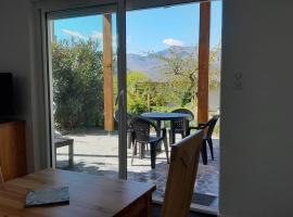 Hotel fotoğraf: Vue sur la chaine des Pyrénées