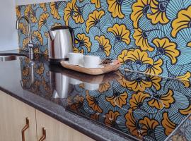 Luxurious and cosy studio, Hotel in Abidjan