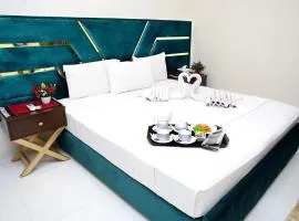 Royalton Inn Hotel - Gulberg