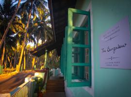 The Bungalow Bogmalo An 1880 Indo Portuguese Heritage Beach Villa South Goa，位于波戈马洛的酒店
