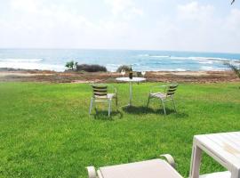 Hotel Photo: Sea Front Villa, Heated Private Pool, Amazing location Paphos 323