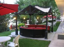 River Terrace Inn