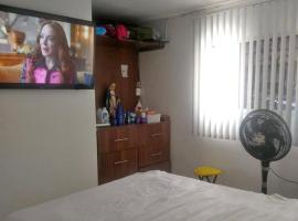 Hotel Photo: Bright Duplex 2 bedroom Apartment, kitchen, bathroom & living room