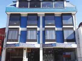 Hotel Esmeralda, ξενοδοχείο σε Castro