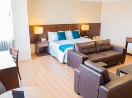 Fenix Hotel, hotelli kohteessa Quito