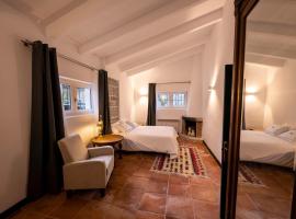 Hotel Photo: Chalet con piscina en Torrelodones