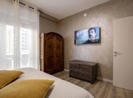 Hotel fotoğraf: LA LUPA Appartment- In the heart of Aosta with car Box - CIR Aosta 0009