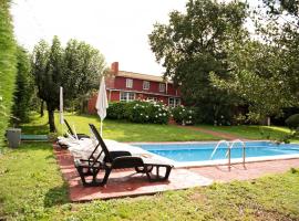 A picture of the hotel: Casa de Piñeiro y SPA (opcional)