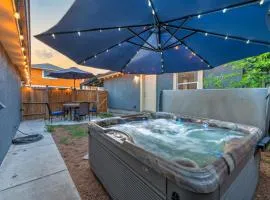 Private Hot tub3BD2BA 2 miles to SA river walk