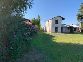 Gran Pocito Chalet, hotel in San Juan