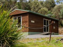 Foto di Hotel: Hobart Bush Cabins