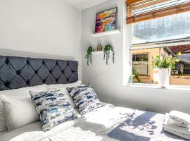 Hotel Photo: Charming Studio Flat next to Holborn station