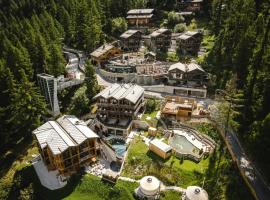 A picture of the hotel: Nomad by CERVO Mountain Resort