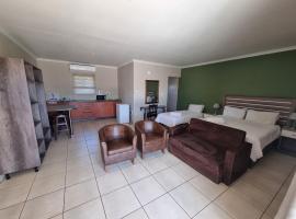 Pro Plants Accommodation, hotel in Kimberley