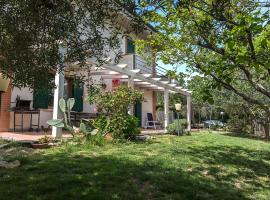 Fotos de Hotel: S297 - Sirolo, villetta pentalocale con giardino