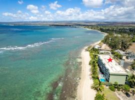 Фотографія готелю: Sunset Shores - Waialua Oceanfront Retreat