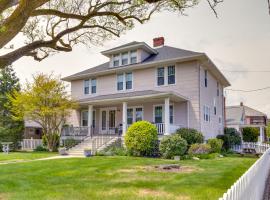 ホテル写真: Ocean City Escape with Cozy Porch Walk to Boardwalk