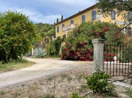 BASTIDE DU DEFENDS, hotel in Pertuis