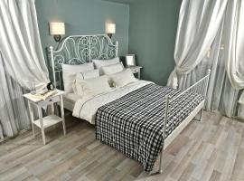 Хотел снимка: Bright 75mq flat in Tivat: 2Bd - 1 Ba - Sleeps 7