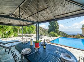 호텔 사진: Amazing Home In Noli With Private Swimming Pool, Can Be Inside Or Outside