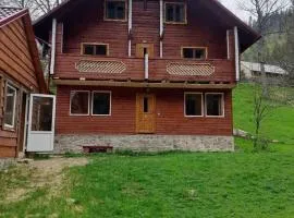 Крайня Хата