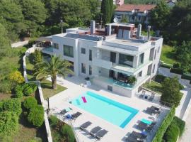 Foto di Hotel: Villa Valsavia-apartment Borik with pool and SPA