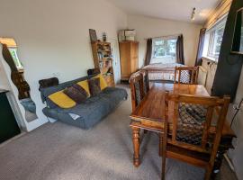 Hotel Photo: Bristol self-catering studio+kitchen+parking