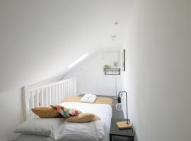 Hotel Photo: StayRight Cosy Mezzanine Flat in Vibrant Area - Walking Distance to Central Cardiff