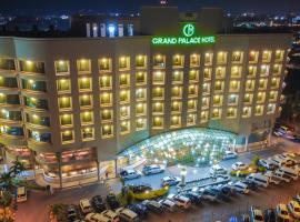 होटल की एक तस्वीर: Grand Palace Hotel