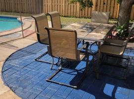 Tiny Efficiency All-In-1, ξενοδοχείο σε Sunrise