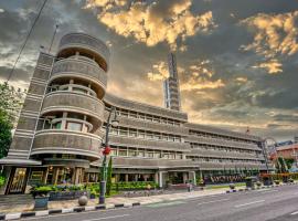 Hotel Savoy Homann, hotel in Bandung