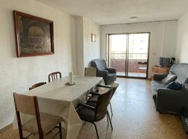 Foto di Hotel: flat Holiday friend group or family near beach center blasco ibanez