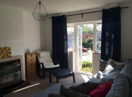 Hotel Foto: Entire 2 bed apartment - Up to 4 guest - 10 min from station and town centre